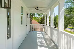 914 Lakeview Dr, Mount Pleasant, SC 29464 - Photo 51