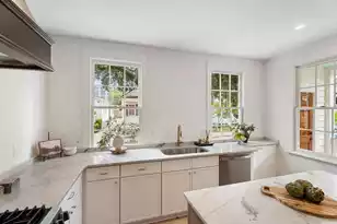 20 Addison St, Charleston, SC 29403 - Photo 5