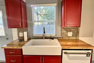 63 Grove St, Charleston, SC 29403 - Photo 7