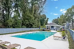 858 Catalpa Ct, Mount Pleasant, SC 29464 - Photo 9