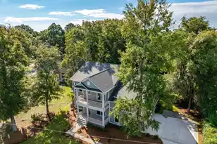 335 4th Ave, Mount Pleasant, SC 29464 - Photo 81