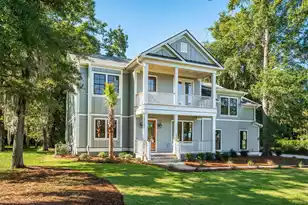 335 4th Ave, Mount Pleasant, SC 29464 - Photo 1