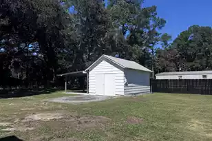 906 Poplar St, Walterboro, SC 29488 - Photo 67