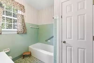 900 Naples Avenue, Cayce, SC 29033 - Photo 17
