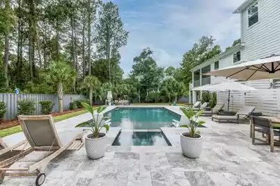 1531 Lakeshore Drive N, Mount Pleasant, SC 29466 - Photo 61