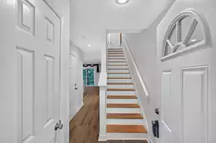 2862 Mackenzie Ct, Mount Pleasant, SC 29466 - Photo 5