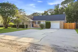 406 Longleaf Rd, Summerville, SC 29486 - Photo 1