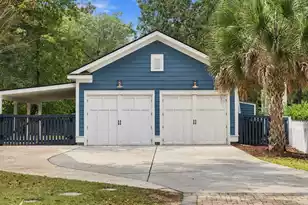1505 Lindsey Creek Dr, Mount Pleasant, SC 29466 - Photo 3
