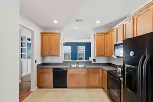 905 Hemingway Cir, Summerville, SC 29483 - Photo 5
