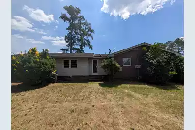 331 Reaves Avenue E, Dillon, SC 29536 - Photo 1