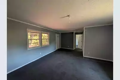 331 Reaves Avenue E, Dillon, SC 29536 - Photo 9