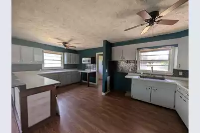331 Reaves Avenue E, Dillon, SC 29536 - Photo 5