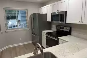 855 Sandlake Dr, Mount Pleasant, SC 29464 - Photo 3