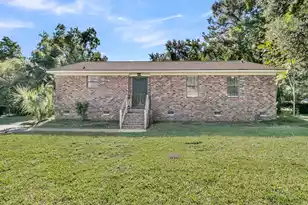 1523 Wakendaw Rd, Mount Pleasant, SC 29464 - Photo 1