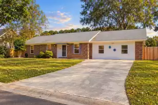 302 Gray Fox Ln, Goose Creek, SC 29445 - Photo 1