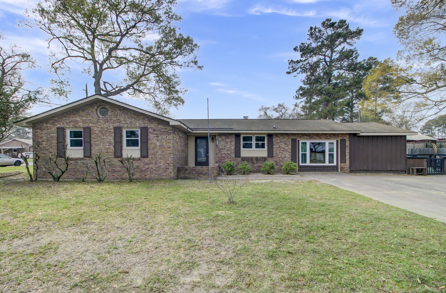 4718 Forest Hills Dr, North Charleston, SC 29418 - MLS 23004460 ...