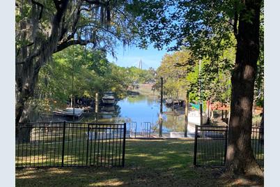 319 Hobcaw Drive, Mount Pleasant, SC 29464 - Photo 1