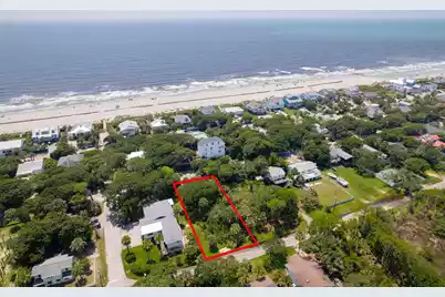 918 Ashley Avenue E, Folly Beach, SC 29439 - Photo 1