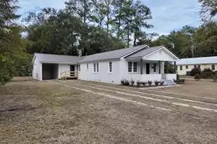 220 Thompson St, Walterboro, SC 29488 - Photo 1