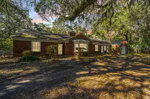 562 Fort Johnson Rd, Charleston, SC 29412 - Photo 1
