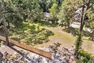 205 Woodlawn St, Walterboro, SC 29488 - Photo 1