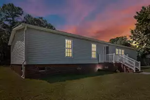 513 Pauline Dr, Bonneau, SC 29431 - Photo 1