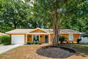 210 Crestwood Dr, Summerville, SC 29483 - Photo 1