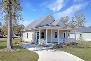 1025 Folly Dr, Summerton, SC 29148 - Photo 1