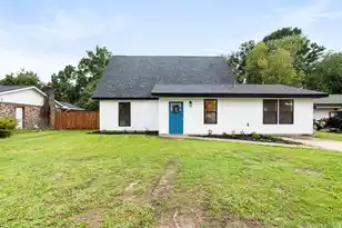 208 Horseshoe Dr, Goose Creek, SC 29445 - Photo 1