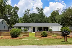 344 4th Ave, Mount Pleasant, SC 29464 - Photo 1