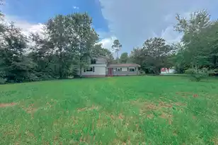 381 Fountain Lake Dr, Eutawville, SC 29048 - Photo 1