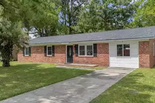 212 Gardenia St, Summerville, SC 29483 - Photo 1