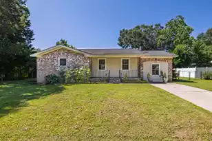 1319 Hampshire Rd, Charleston, SC 29412 - Photo 1
