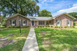 1833 Huntington Dr, Charleston, SC 29407 - Photo 1