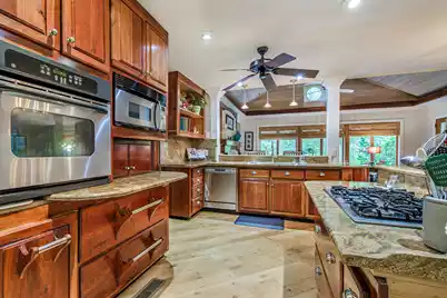 933 Lakeview Drive, Mount Pleasant, SC 29464 - Photo 19