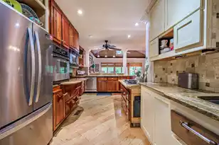 933 Lakeview Dr, Mount Pleasant, SC 29464 - Photo 21