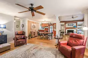 933 Lakeview Dr, Mount Pleasant, SC 29464 - Photo 13