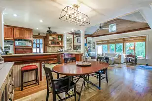 933 Lakeview Dr, Mount Pleasant, SC 29464 - Photo 15