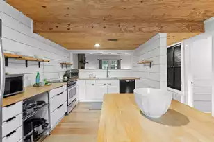 733 Harbor Ln, Mount Pleasant, SC 29464 - Photo 1