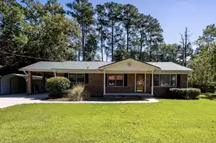 105 Pinewood St, Walterboro, SC 29488 - Photo 1