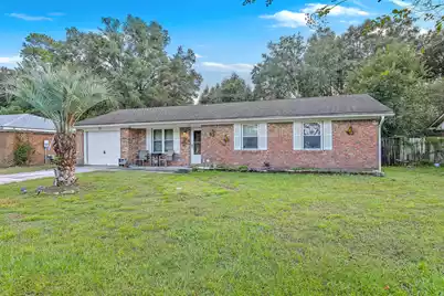 133 Edgefield Drive E, Summerville, SC 29483 - Photo 1