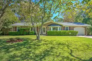 205 General Dennis Dr, Summerville, SC 29486 - Photo 1