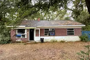 909 Hood St, Charleston, SC 29412 - Photo 1