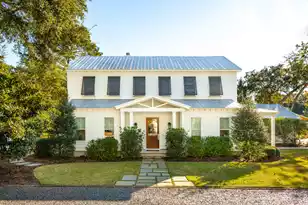 304 4th Ave, Mount Pleasant, SC 29464 - Photo 1
