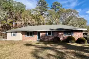 701 Wen-Le Dr, Sumter, SC 29150 - Photo 1