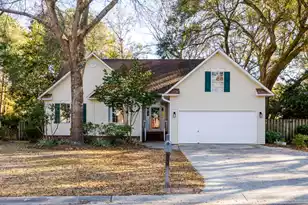 304 Mt Royall Dr, Mount Pleasant, SC 29464 - Photo 1