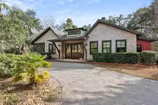 2302 Stuart St, Beaufort, SC 29902 - Photo 1