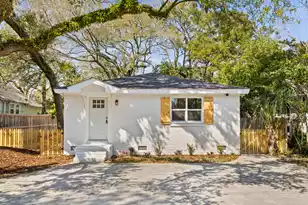 210 Live Oak Ave, Charleston, SC 29407 - Photo 1