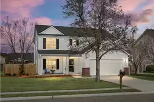 528 Holiday Dr, Summerville, SC 29483 - Photo 1