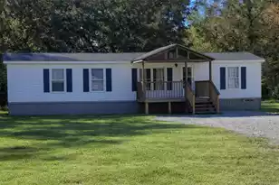 223 Armstrong Dr, Georgetown, SC 29440 - Photo 1